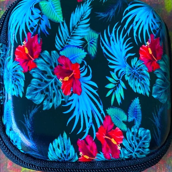 NWT Tropical Hawaiian Hibiscus Theme Tech EarBud Travel Zipper Mini Stor… - Picture 2 of 4